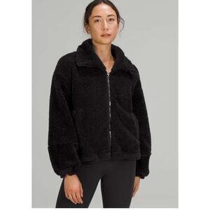 LULULEMON Women’s Black Cinchable Cropped Fleece Zip-Up Jacket Size 0 Fuzzy